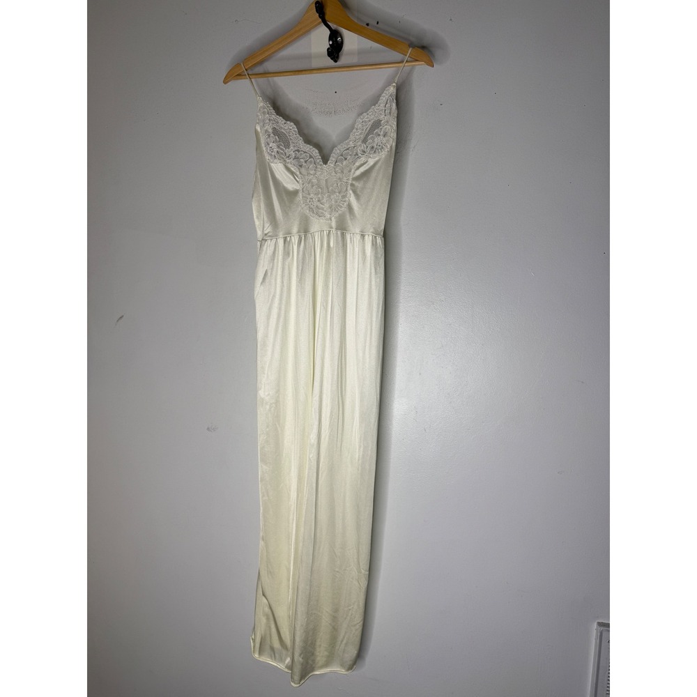 Vintage Victoria's Secret Gold Label Ivory Lace Maxi Nightgown Small ivory